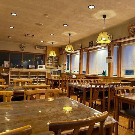 Hotel Kagura House à Yuzawa  Extérieur photo