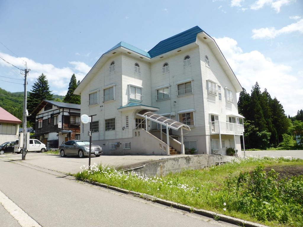 Hotel Kagura House à Yuzawa  Extérieur photo